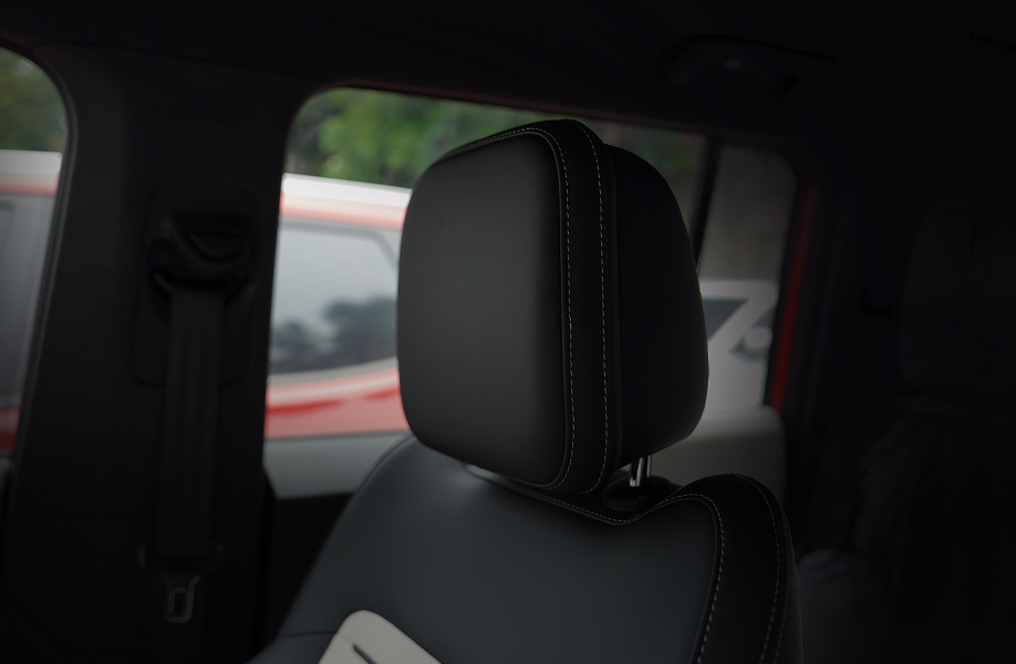 new-integrated-head-rest.jpg